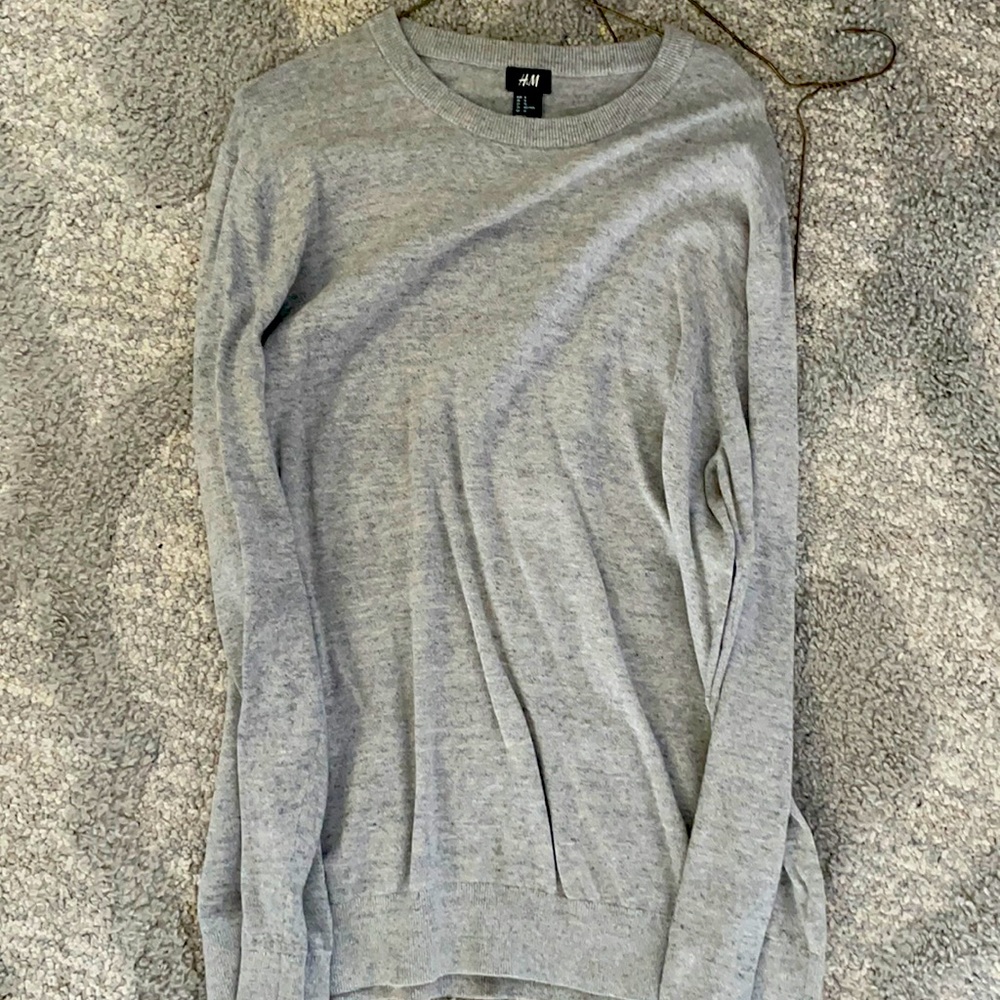 H&M gray sweater. Like New. XL